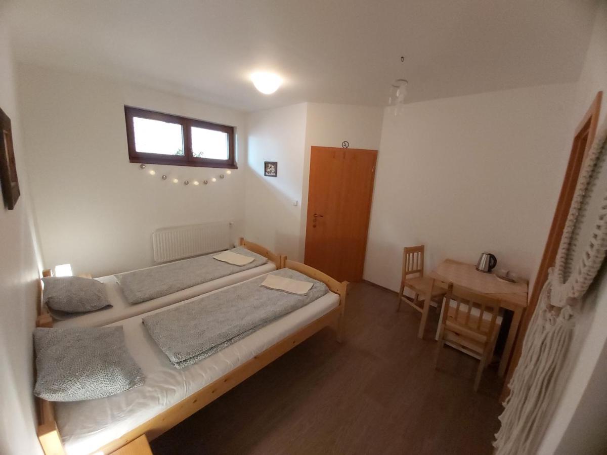 Pivni Lednice Lhota pod Libcany Chambre photo