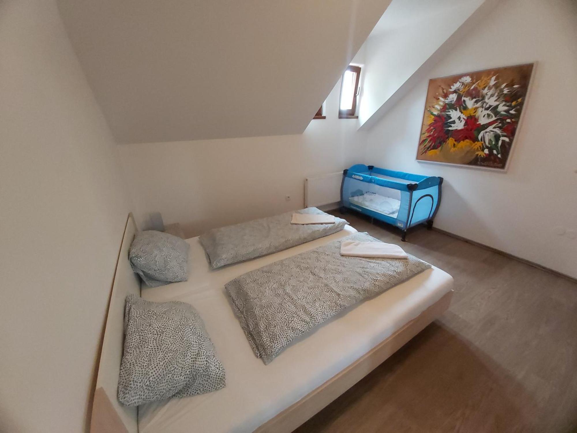 Pivni Lednice Lhota pod Libcany Chambre photo